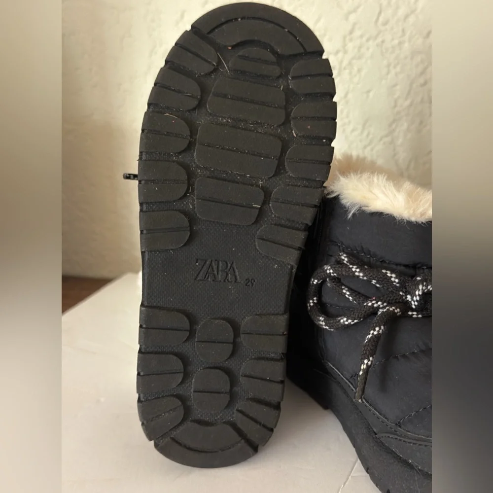 Zara Toddler Zara quilted boots size 29  5US in black gentle used